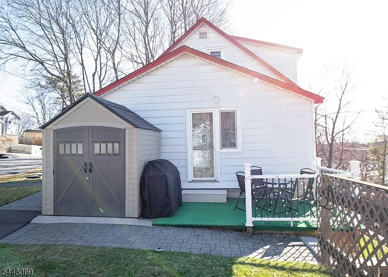 3 bed, 2.5 bath, $3,300 — Photo 2