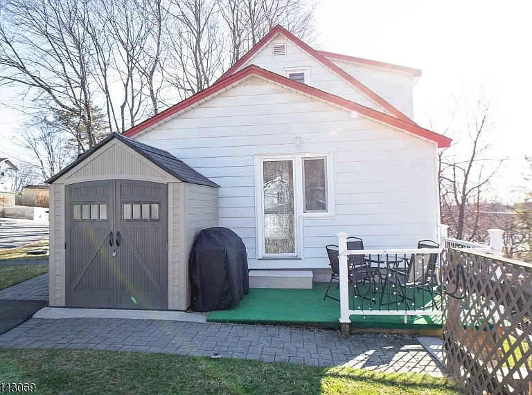 6 Lakeview Ter — Photo 2