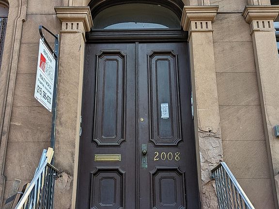 5th image of 2008 W Girard Ave #3R