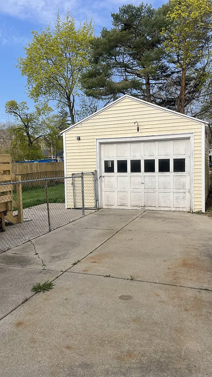 Building Photo - 2528 Forest Ave