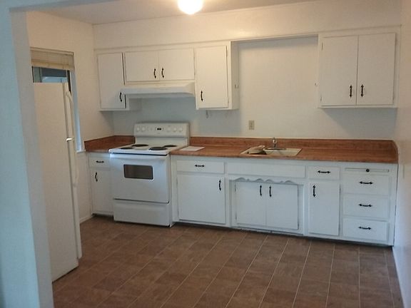 3rd image of 870 De Bernardi Ct APT D