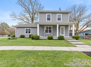 40 E Maple St NE, Cedar Springs, MI 49319