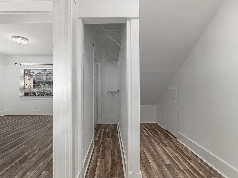1033 E 2nd St #1033 — Photo 16