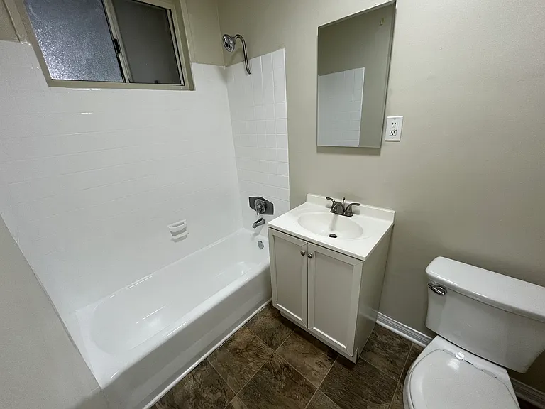 652 Veteran Ave — Photo 28