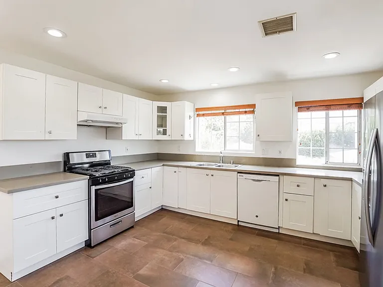 520 Washington St — Photo 4