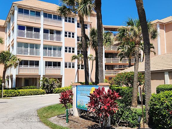 2nd image of 1545 NE Ocean Blvd #S-205
