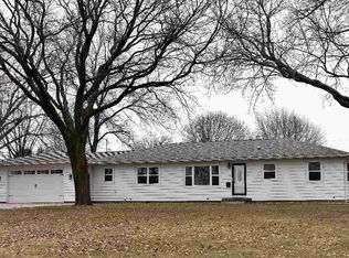 1455 E Shaulis Rd, Waterloo, IA 50701