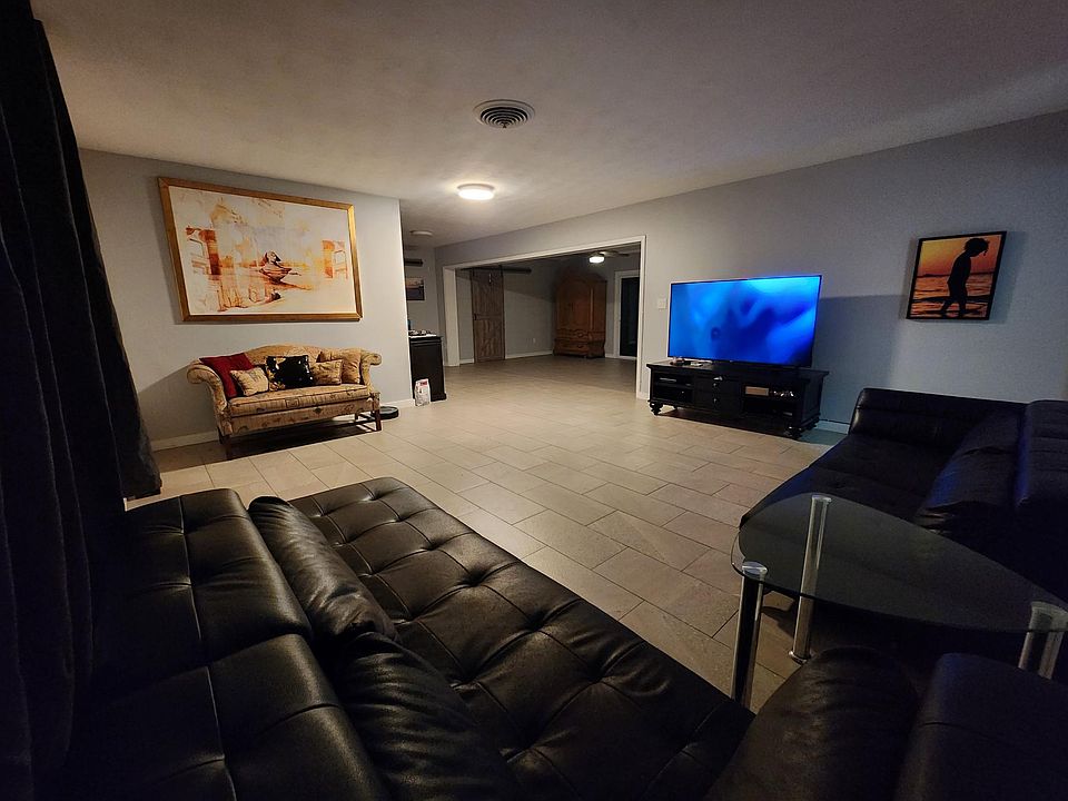 1st image of 2185 Sandrala Dr