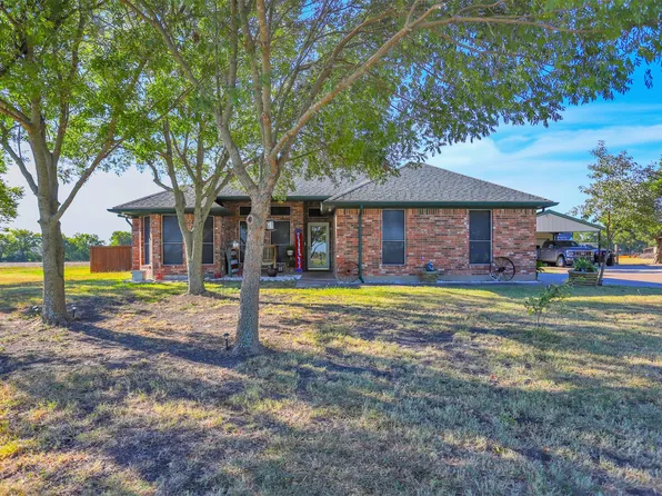 422 E Fm 6, Nevada, TX 75173