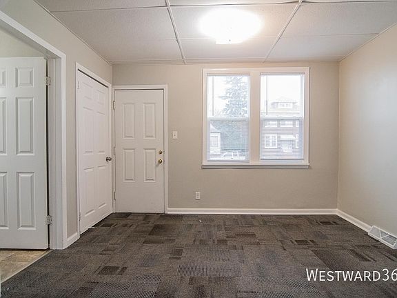 2nd image of 4836 Northcote Ave #1F