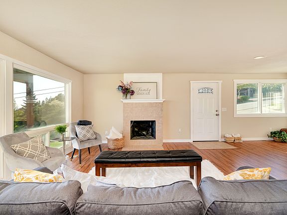 5th image of 20814 8th Ave S