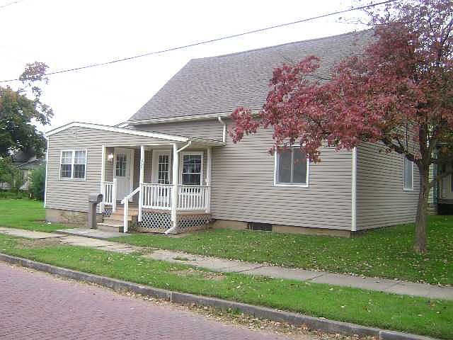 1st image of 305 N Park St