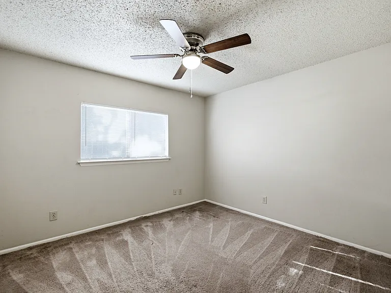 6826 Celes Meadow Dr — Photo 12