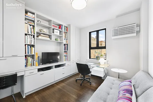 Sold by Sotheby's International Realty | media 9