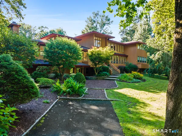 85 Norrans Ridge Drive, Ridgefield, CT 06877