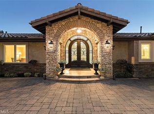 1542 La Loma Dr, Santa Ana, CA 92705