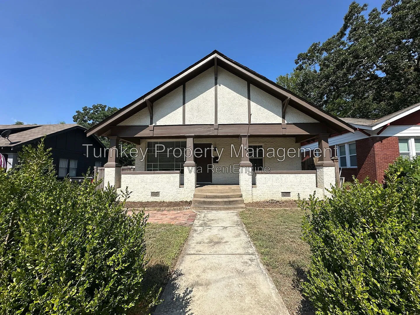 2 bed, 1.0 bath, 1237 sqft, $1,700 — Photo 1