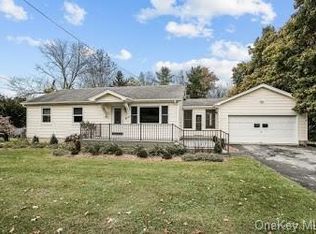 8 Amity Rd, Warwick, NY 10990