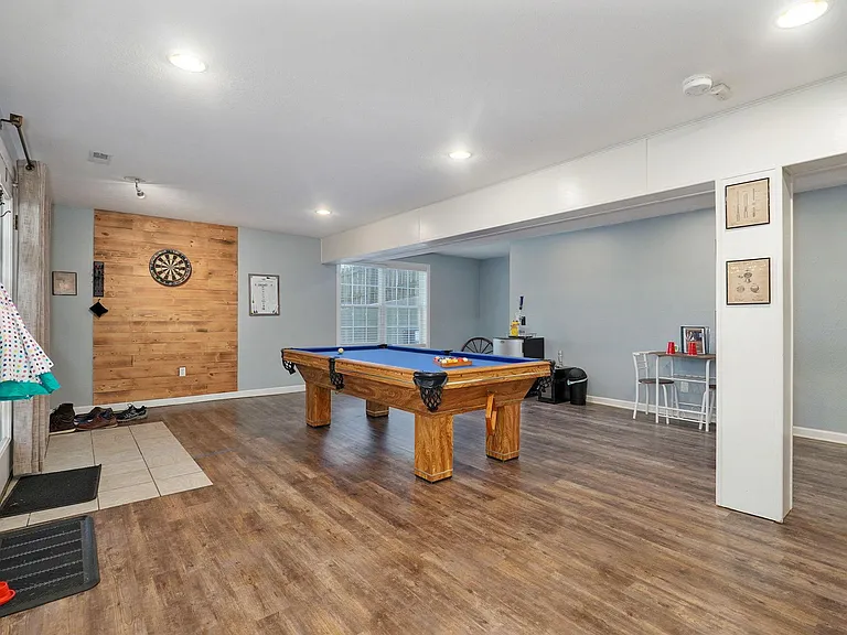 404 E Valley View Rd — Photo 30