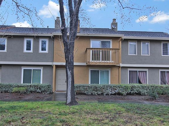 2nd image of 1658 Hollowcreek Pl