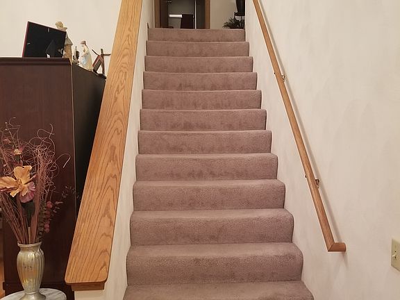 5th image of 282 Karls Ct