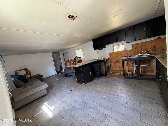 3rd image of 9066 DORIS Lane