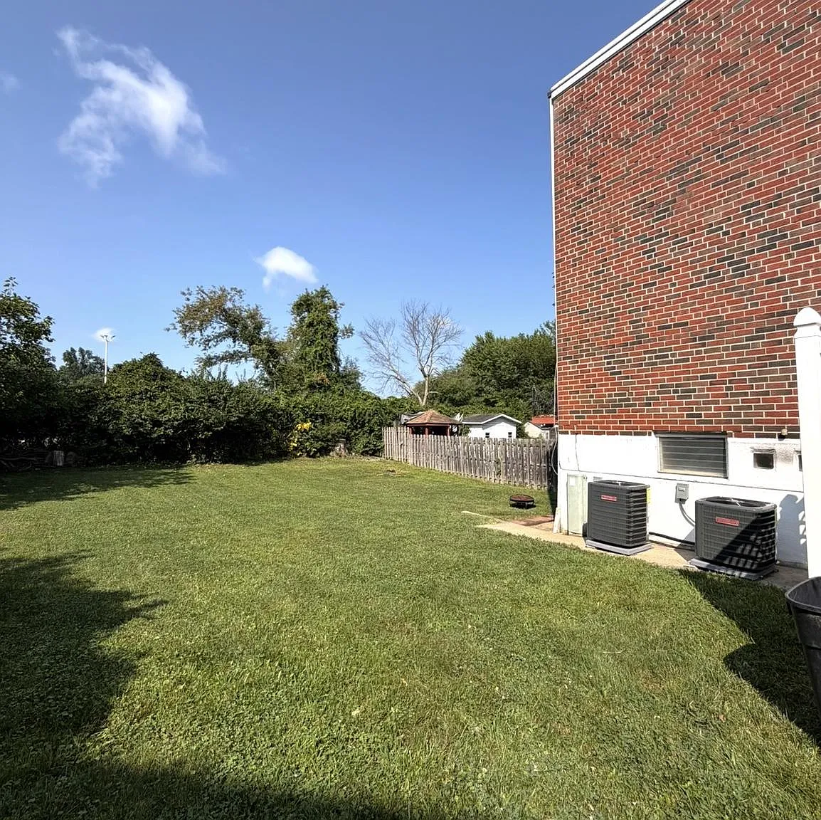 2 bed, 850 sqft, $1,800 — Photo 3