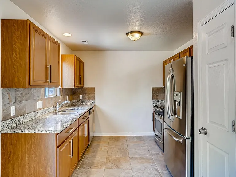 4818 Benton St — Photo 11