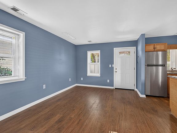 2nd image of 207 1/2 York St