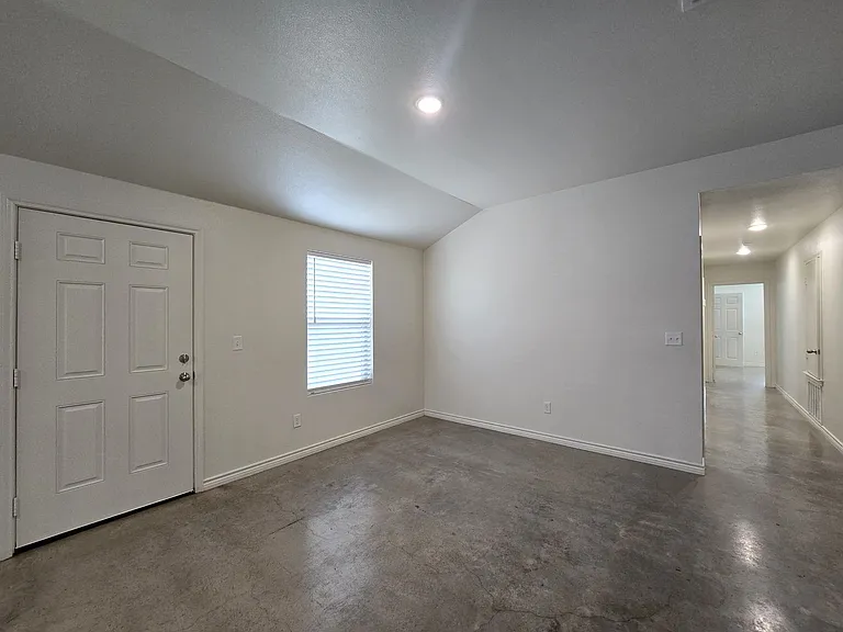 2318 Zanoletti Dr #A — Photo 4