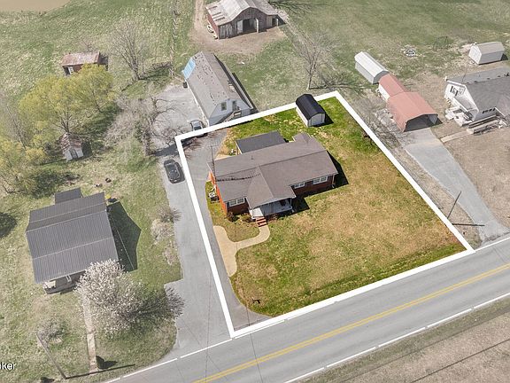 3rd image of 3309 State Highway 259 N