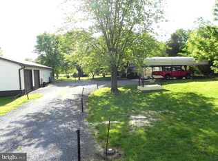 1016 Airport Rd, Martinsburg, WV 25405