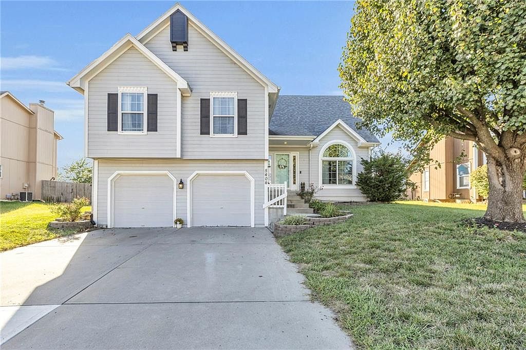 5404 NE Holiday Dr, Lees Summit, MO 64064 | Zillow
