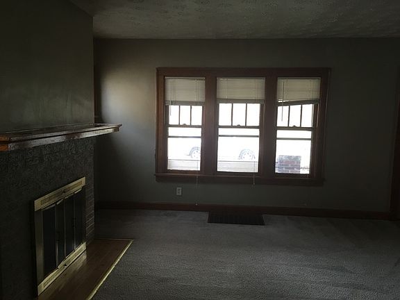 3rd image of 289 Dana Ave