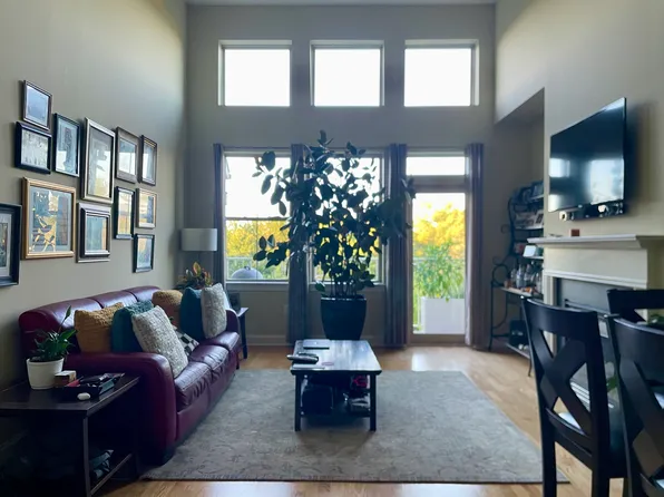 4 Harvest Dr #311, North Andover, MA 01845