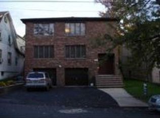 442 6th St, Palisades Park, NJ