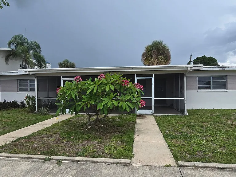4911 Coronado Pkwy — Photo 1