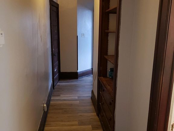 5th image of 3423 W Clybourn St #B