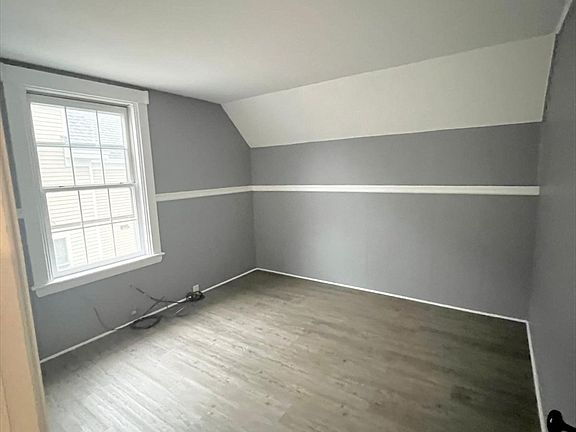 5th image of 44 Lincoln St