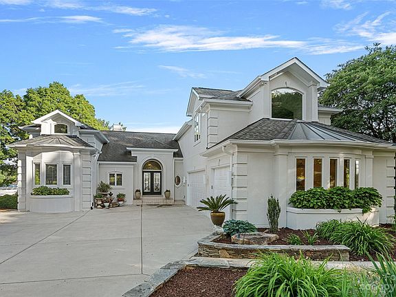 5th image of 136 Clearwater Ln