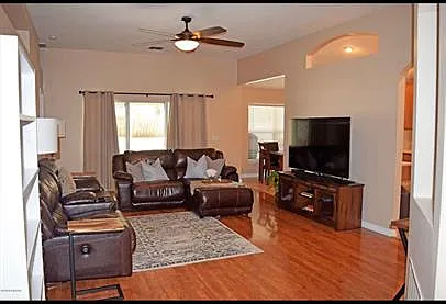 1213 Bexley Ct — Photo 3