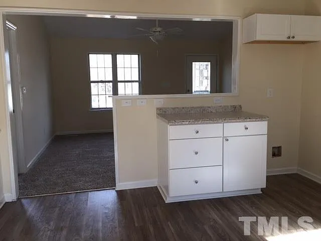 3 bed, 1040 sqft, $1,650 — Photo 4