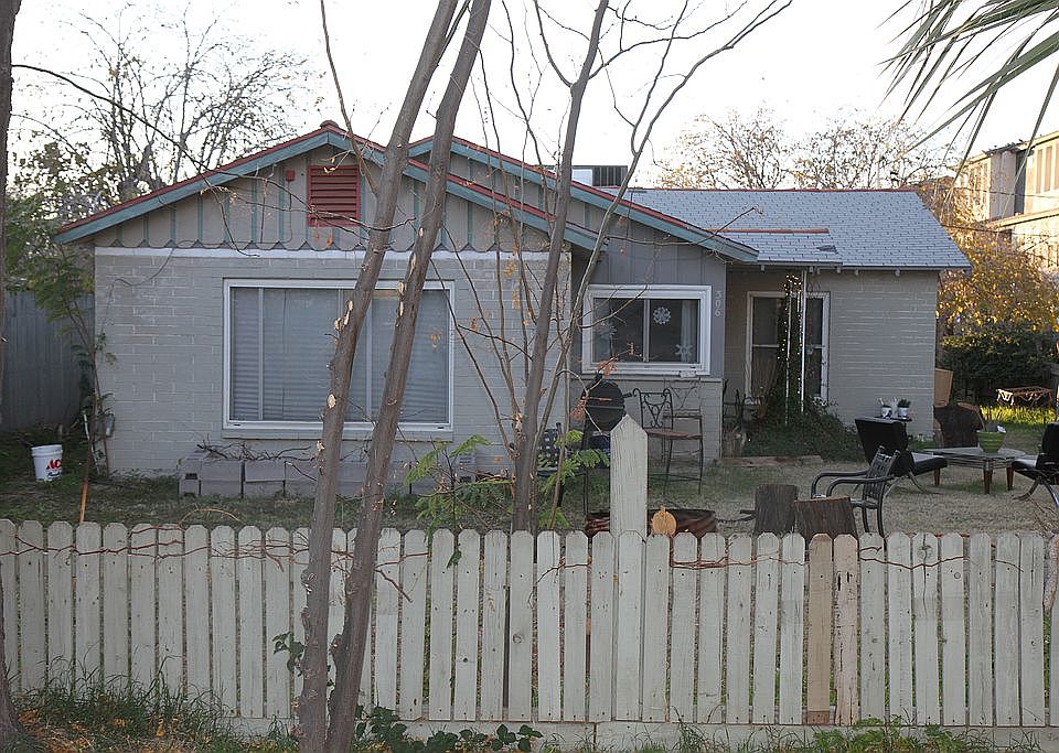 1st image of 306 S Hardy Dr