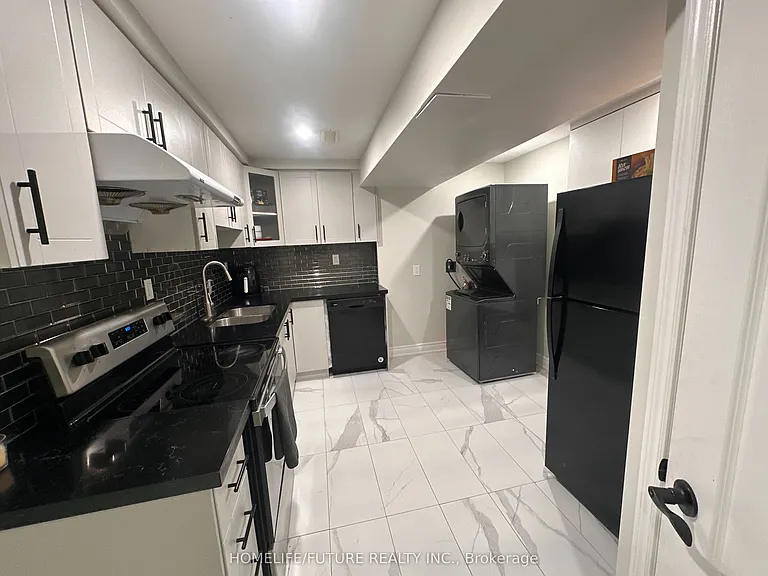 32 Darlet Ave #BASEMENT — Photo 5