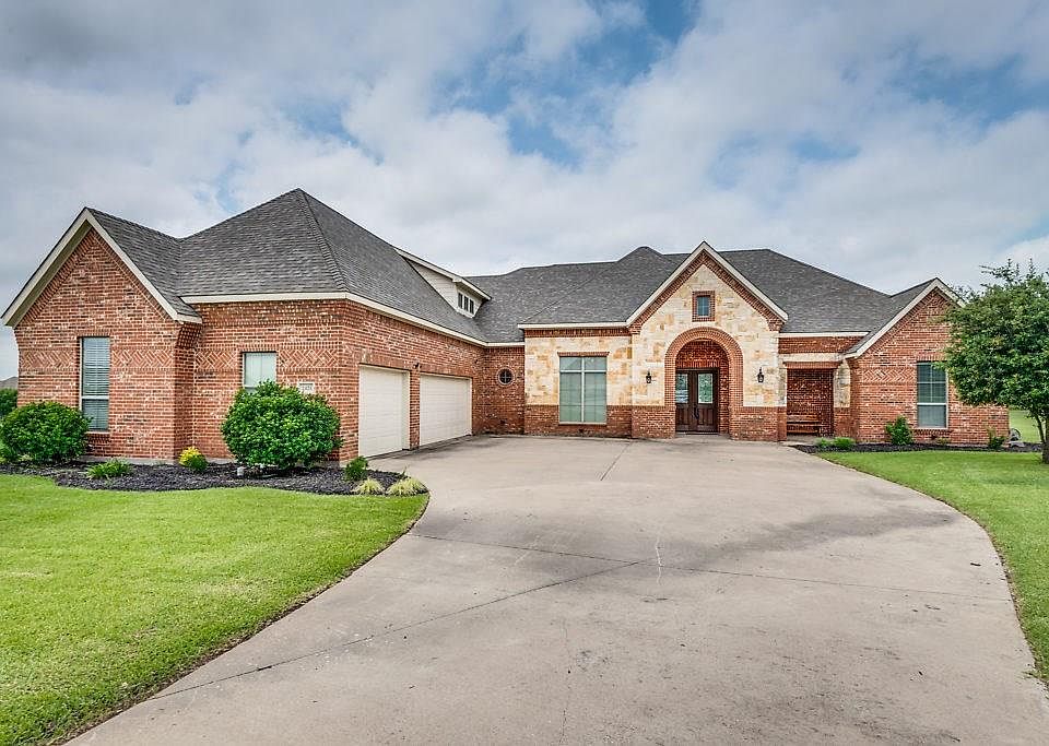 1st image of 2421 Magic Valley Ln