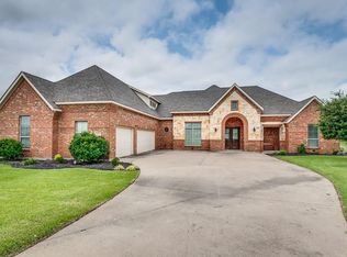 2421 Magic Valley Ln, Cedar Hill, TX 75104