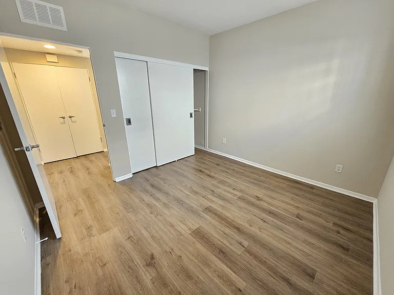 1132 7th St #7 — Photo 13
