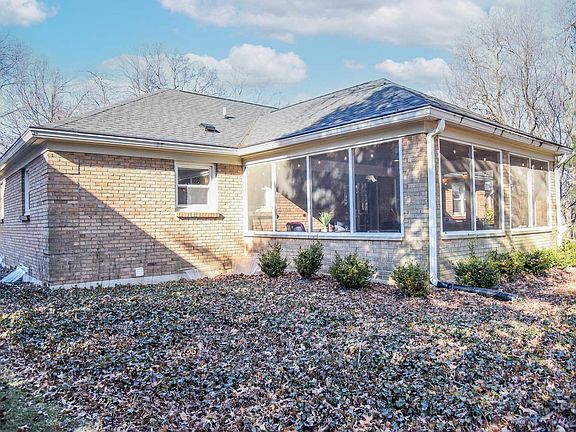 3rd image of 3043 Ashley Dr