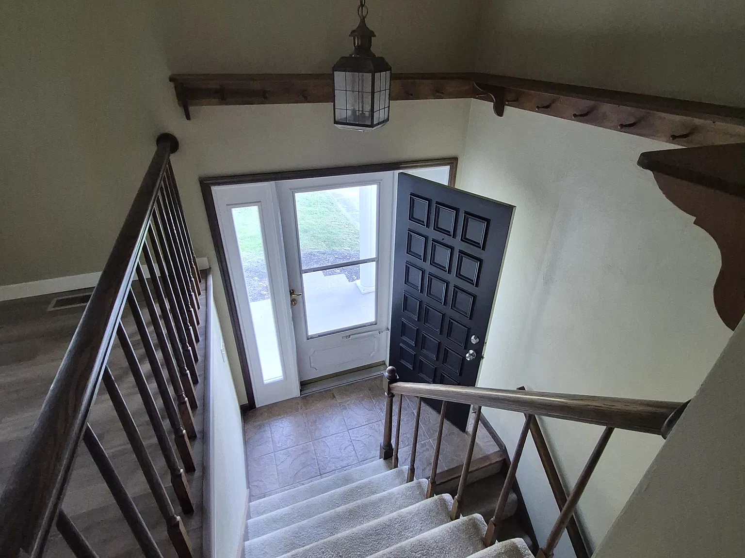 3 bed, 2.5 bath, 1427 sqft, $2,200 — Photo 4