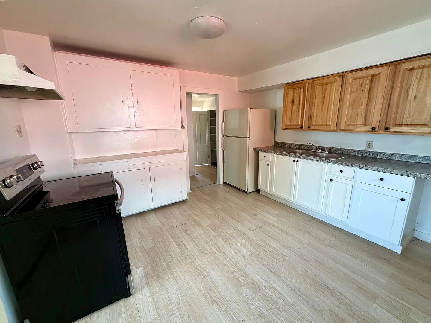 Large home located on 4th Ave - 3 bed with office — Photo 4